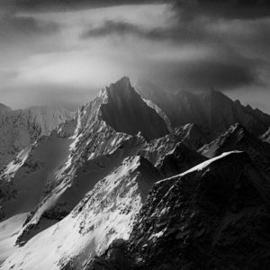 photo-montagne-noir-et-blanc-alpes-lyngen-norvege