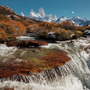 photo-cascade-montagne-paysage-fitz-roy-patagonie-sauvage