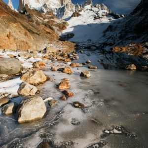 photo-fitz-roy-montagne-patagonie-lago-los-tres-lac-gele-paysage