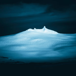 tableau-photo-paysage-nuit-galcier-islande-sombre-neige