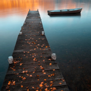 photo-annecy-lac-reflet-barque-automne-haute-savoie-ponton