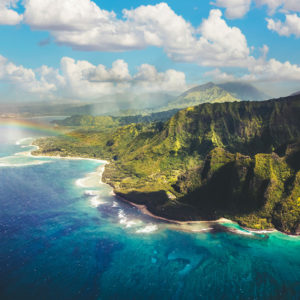 na-pali-coast-hawaii-arc-en-ciel-ile-paradis-sauvage-volcan-photo-aerienne-paysage